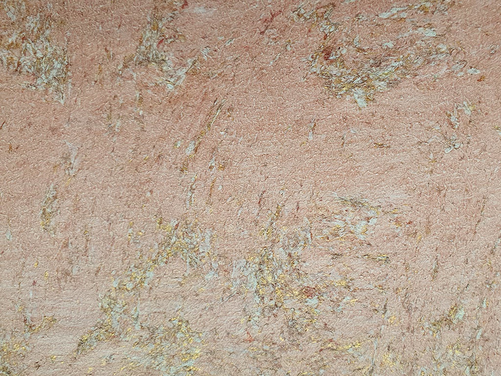 Матовая краска с серыми и золотыми флоками Goldshell Небиа Гранж. Классическое нанесение. Вид вблизи