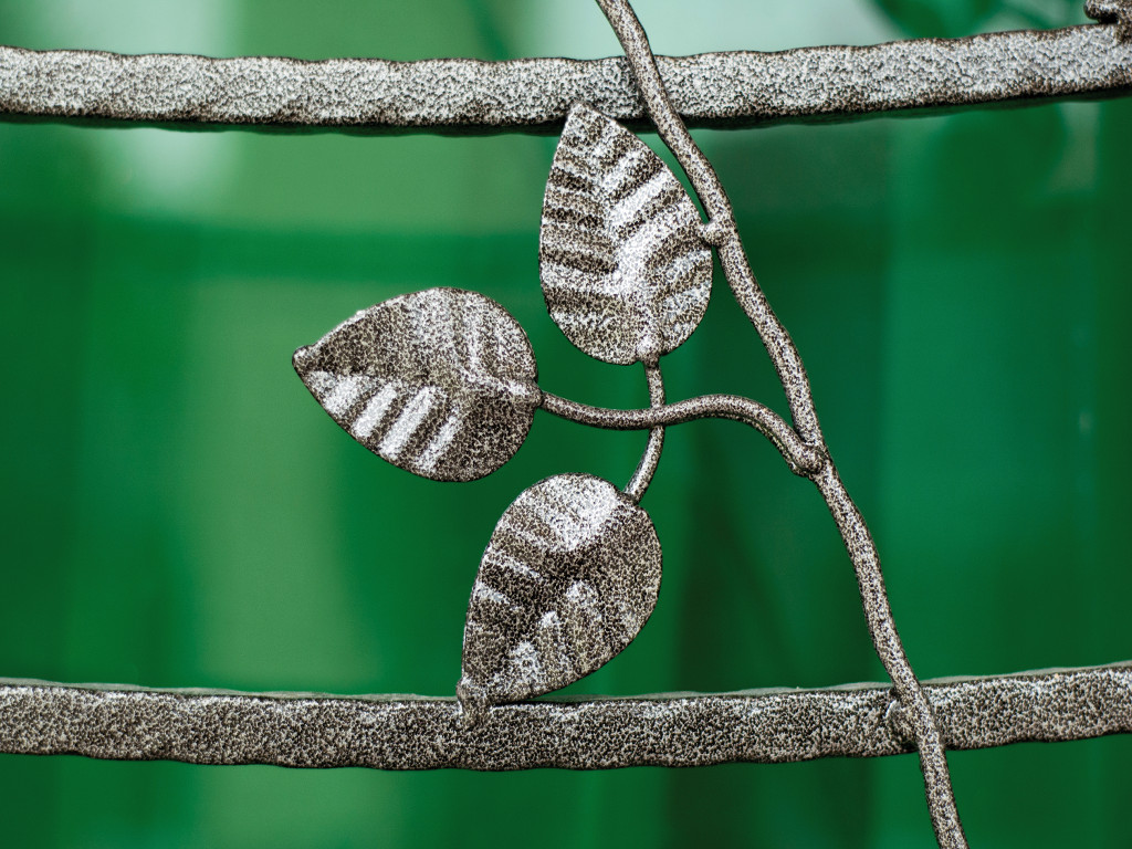 Слюдяная эмаль Oikos Novalis Ecosmalto Ferromicaceo. Покраска кованных изделий в один цвет