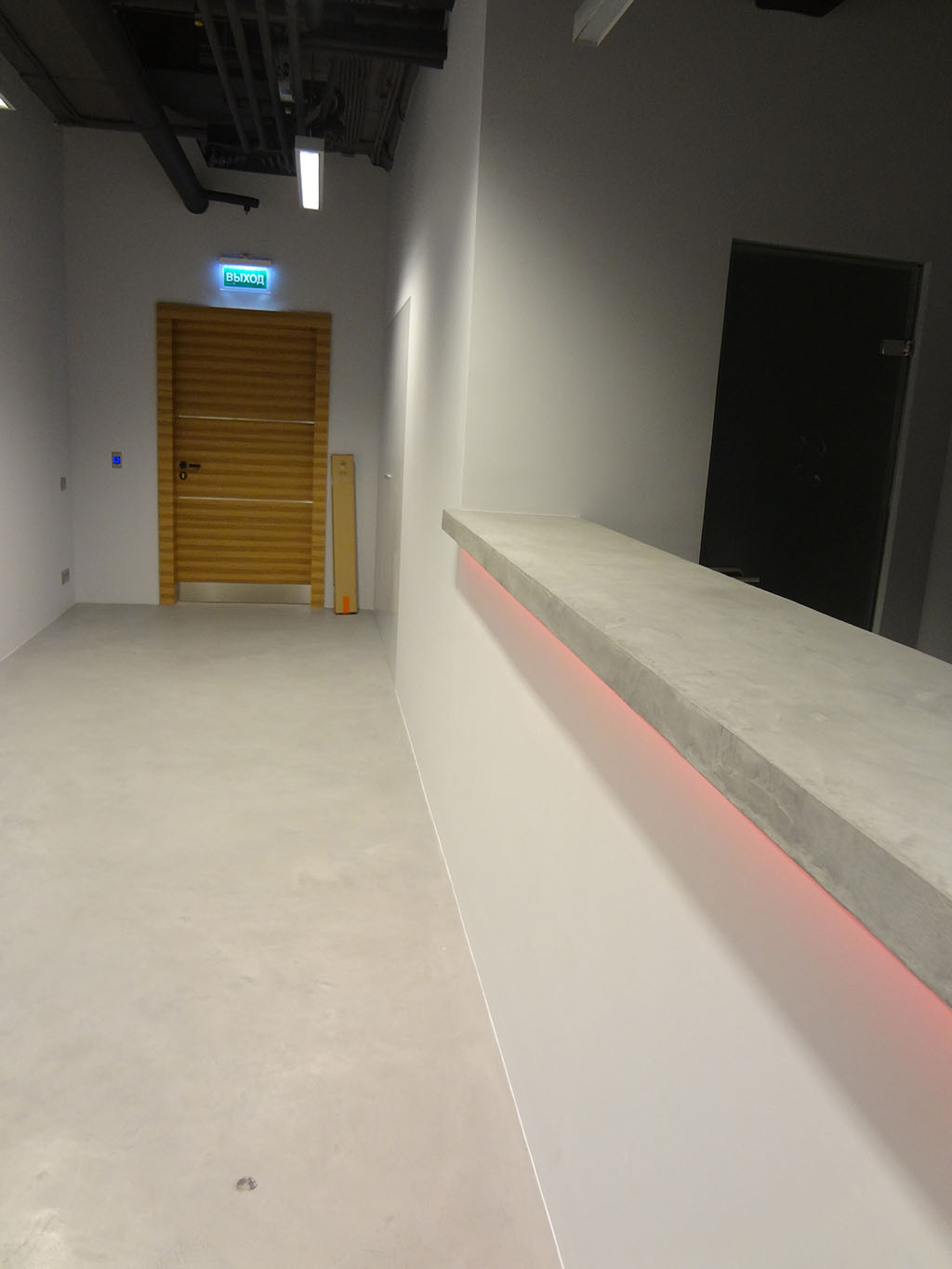 Микроцемент экстра-мелкого помола Senideco Hybrid² Beton. Отделка пола и столешницы микроцементом Микроцемент экстра-мелкого помола Senideco Hybrid² Beton. Отделка пола и столешницы микроцементом