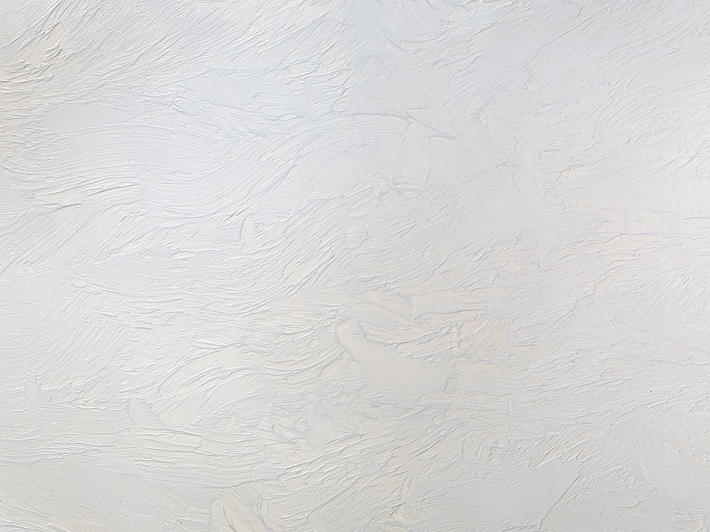 Фактурная штукатурка Valpaint Meteore 8. Мазанка в белом цвете с перламутровой лессировкой
